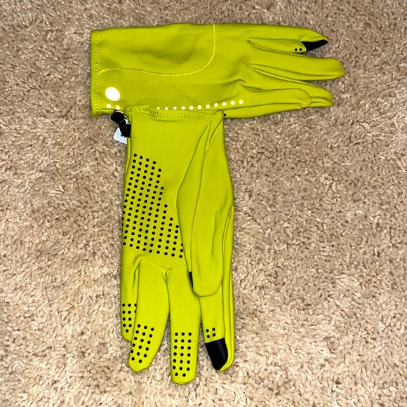 Lululemon Run For It All Tech Gloves in Yellow Serpentine 💛 - Picture 11 of 11
